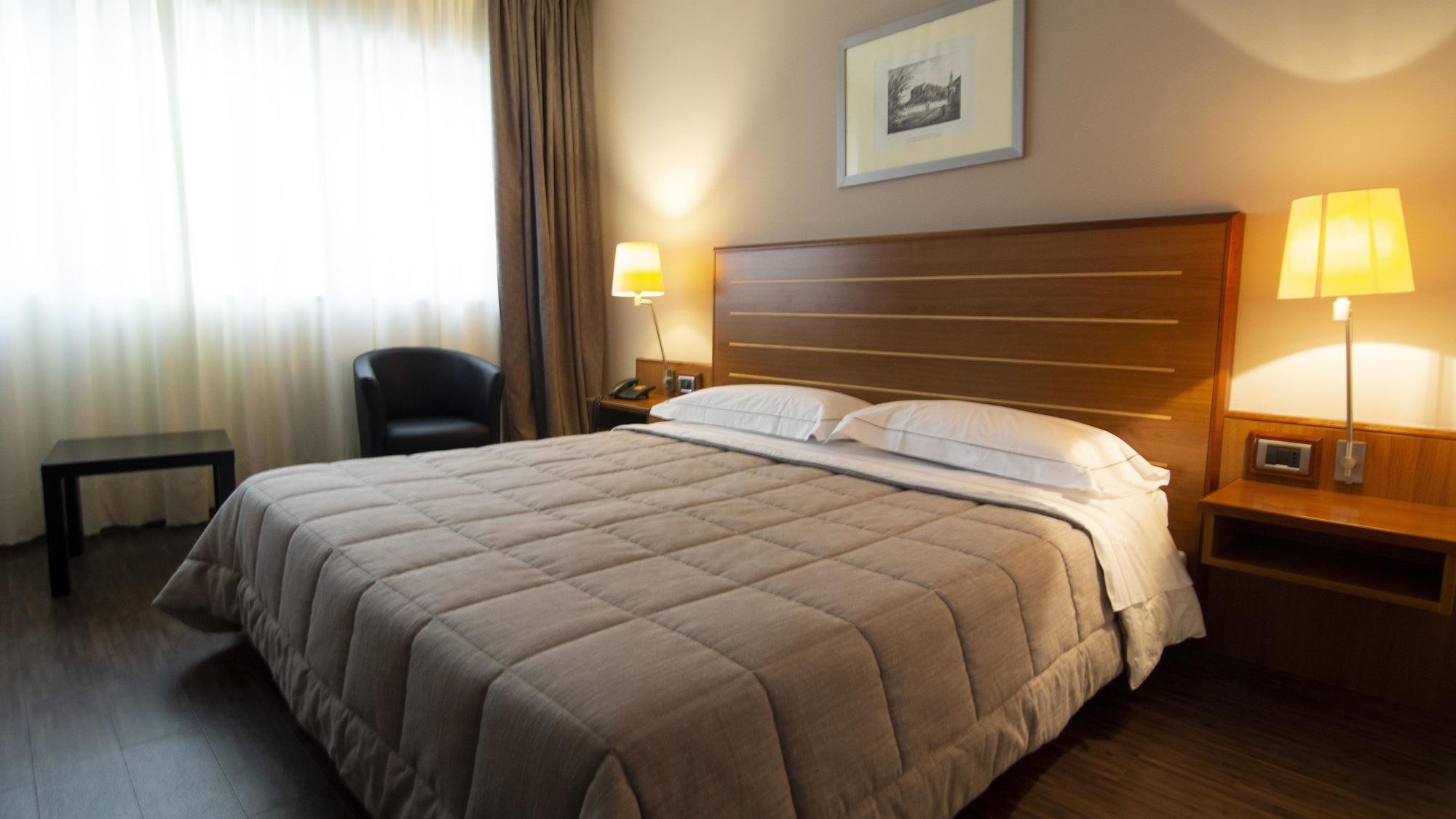 B&B Hotel Cuneo Cristal Εξωτερικό φωτογραφία