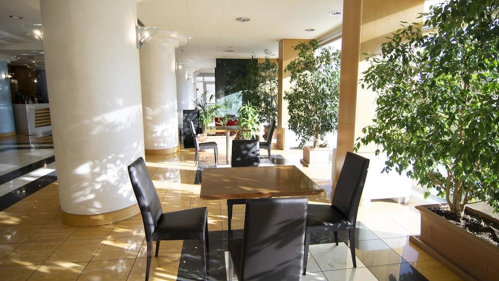 B&B Hotel Cuneo Cristal Εξωτερικό φωτογραφία