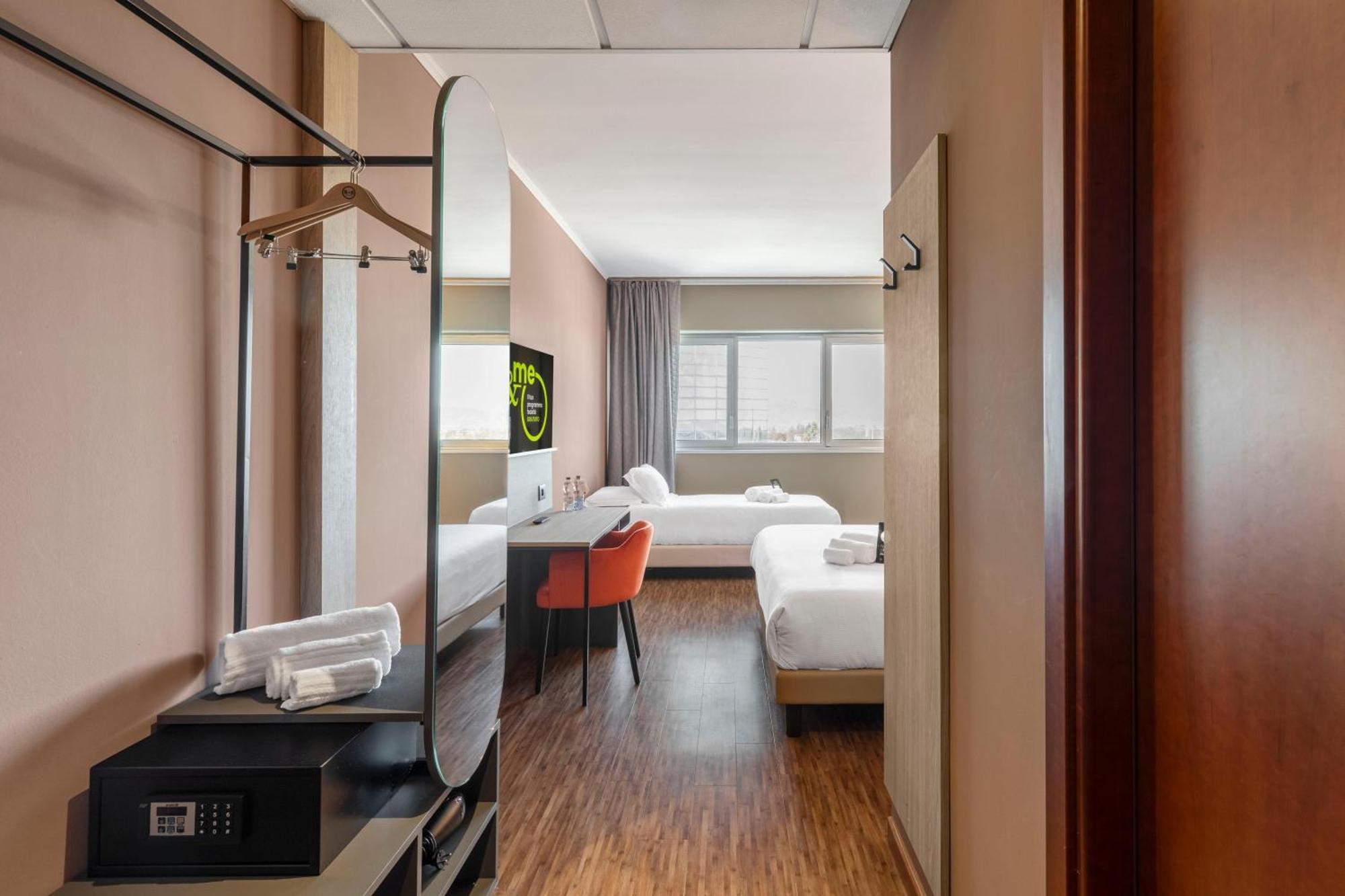 B&B Hotel Cuneo Cristal Εξωτερικό φωτογραφία