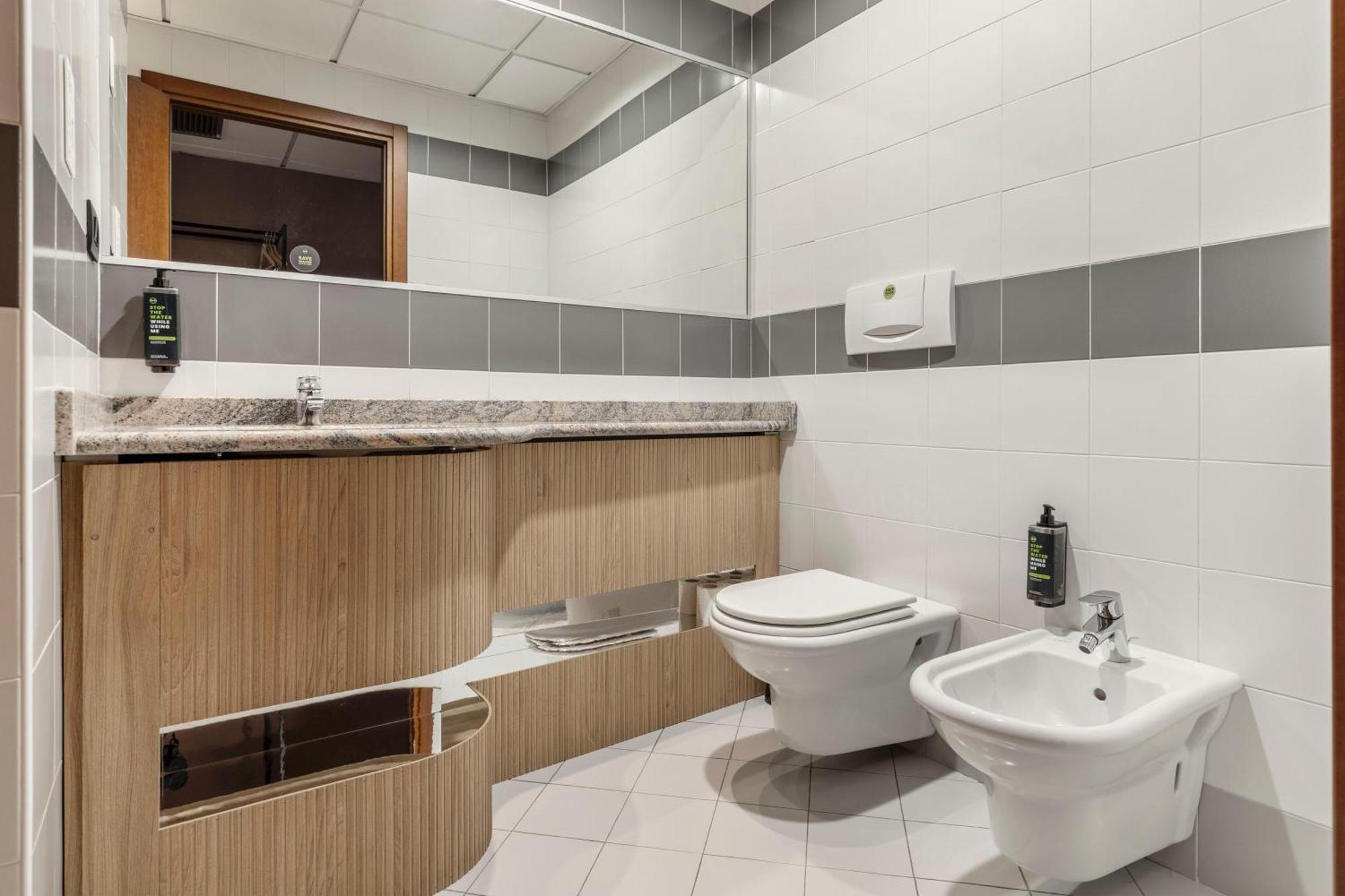 B&B Hotel Cuneo Cristal Εξωτερικό φωτογραφία