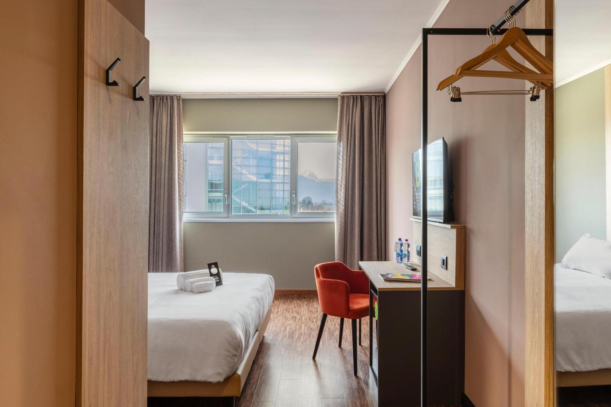 B&B Hotel Cuneo Cristal Εξωτερικό φωτογραφία