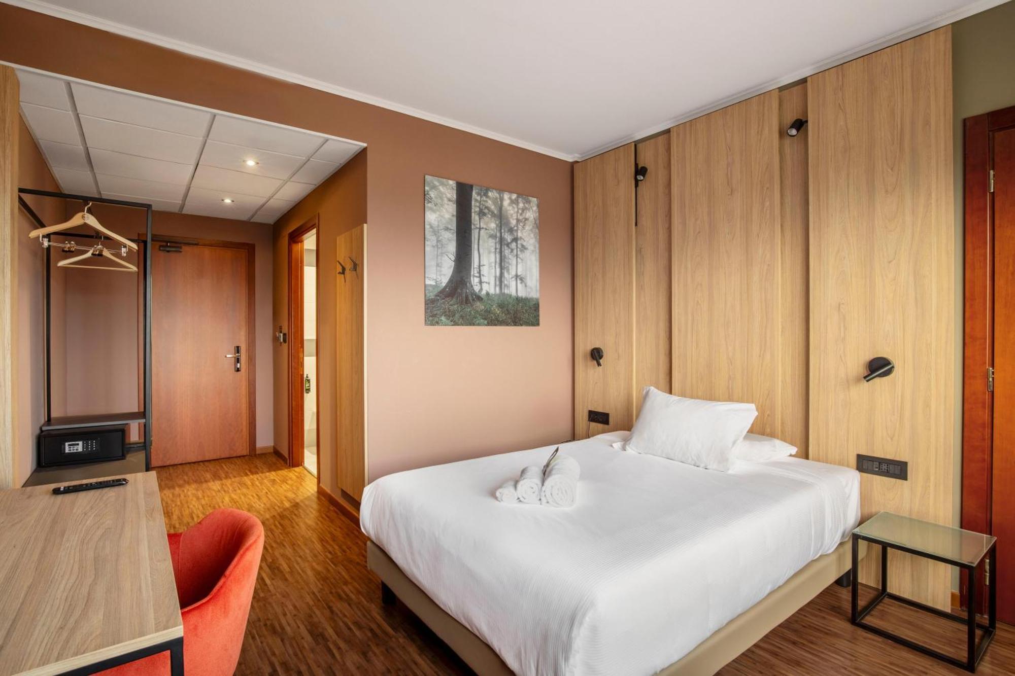 B&B Hotel Cuneo Cristal Εξωτερικό φωτογραφία