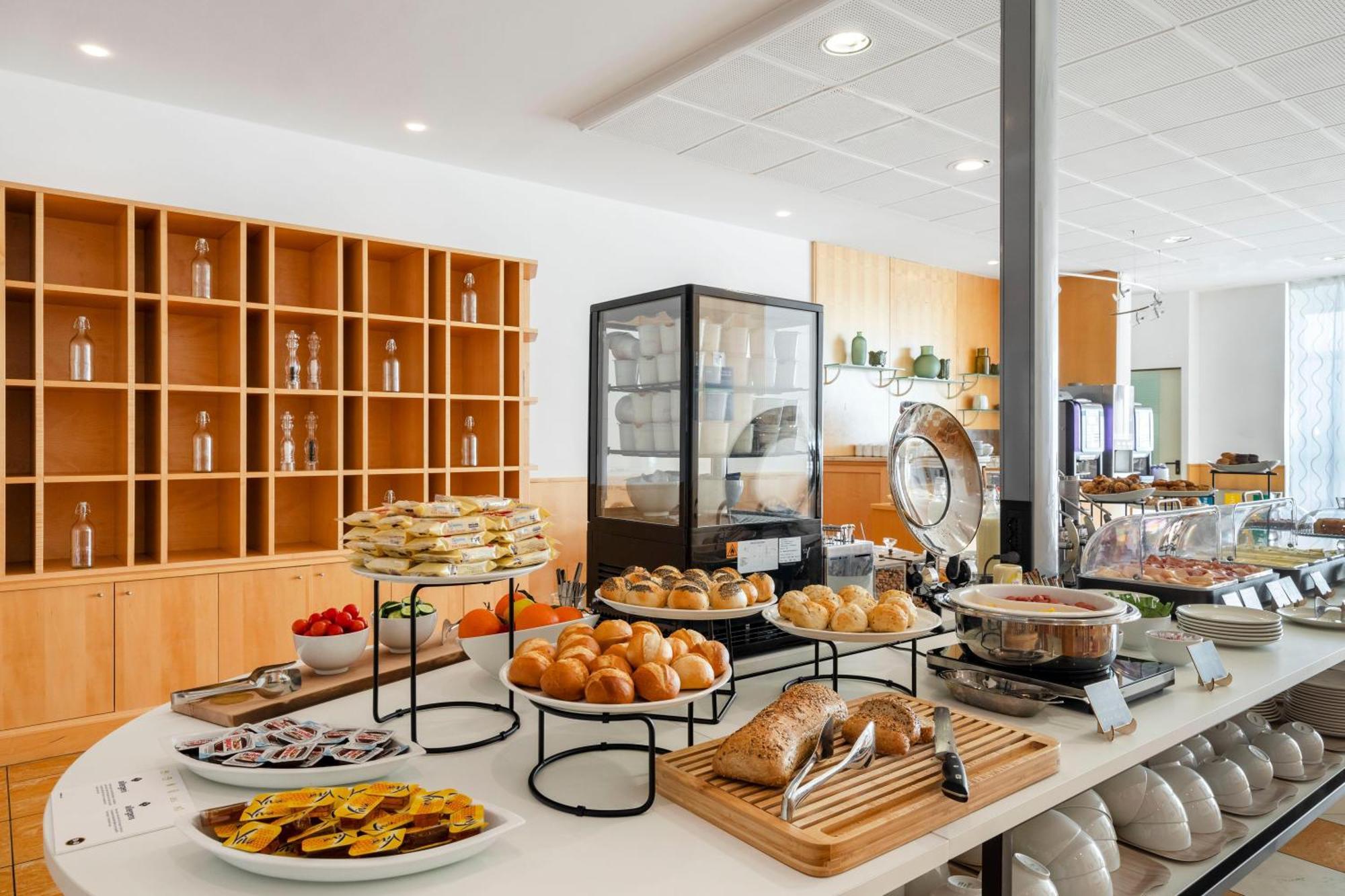 B&B Hotel Cuneo Cristal Εξωτερικό φωτογραφία