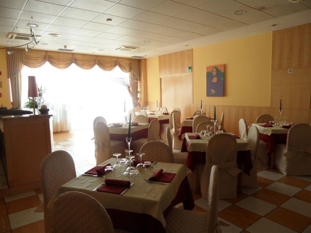 B&B Hotel Cuneo Cristal Εξωτερικό φωτογραφία